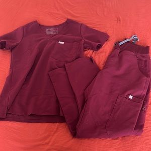 Figs Scrub Aet - Maroon